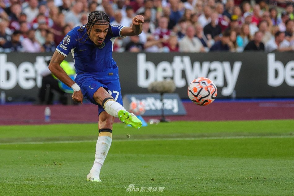 更是红黑军 更是红黑军