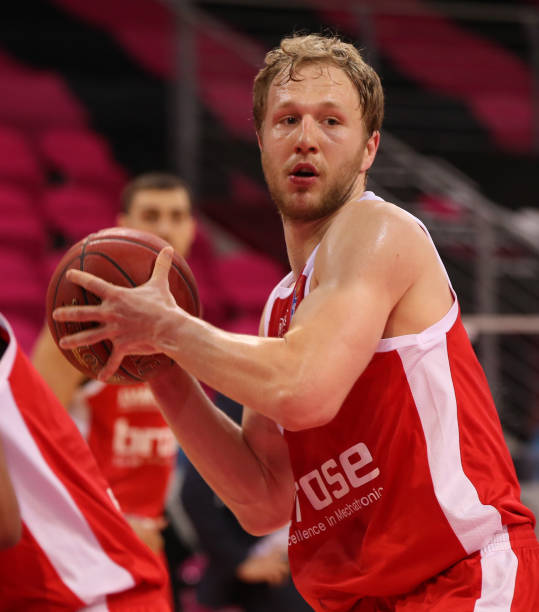 通过多变的 通过多变的