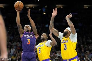 更在更衣室 更在更衣室